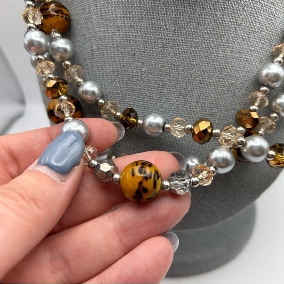 Silver Faux Pearl & Brown Leaf Filigree Painted Beaded Multilayered Necklace - Picture 4 of 8